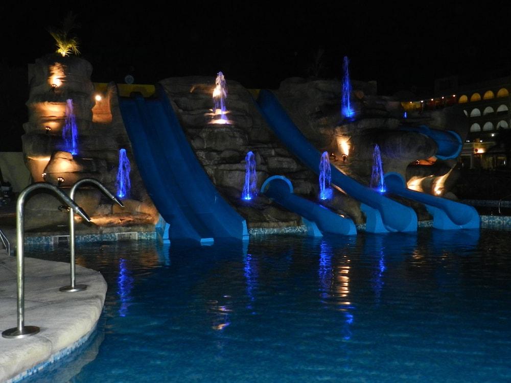 Mediterraneo Bay Hotel & Resort Roquetas de Mar Exterior photo
